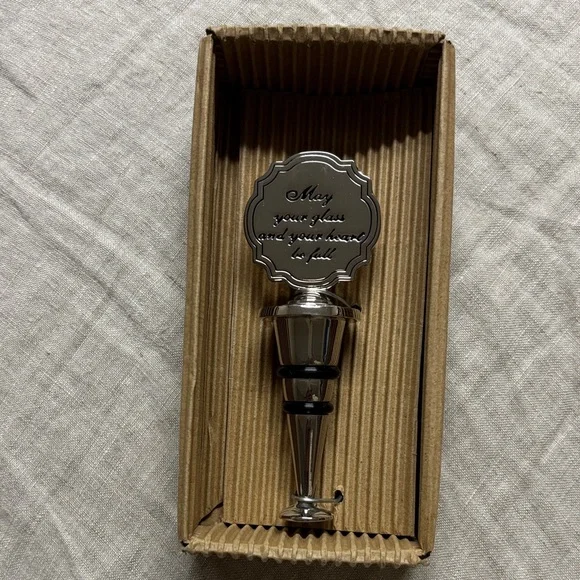 Elegant Silver Wine Stopper - Picture 1 of 4